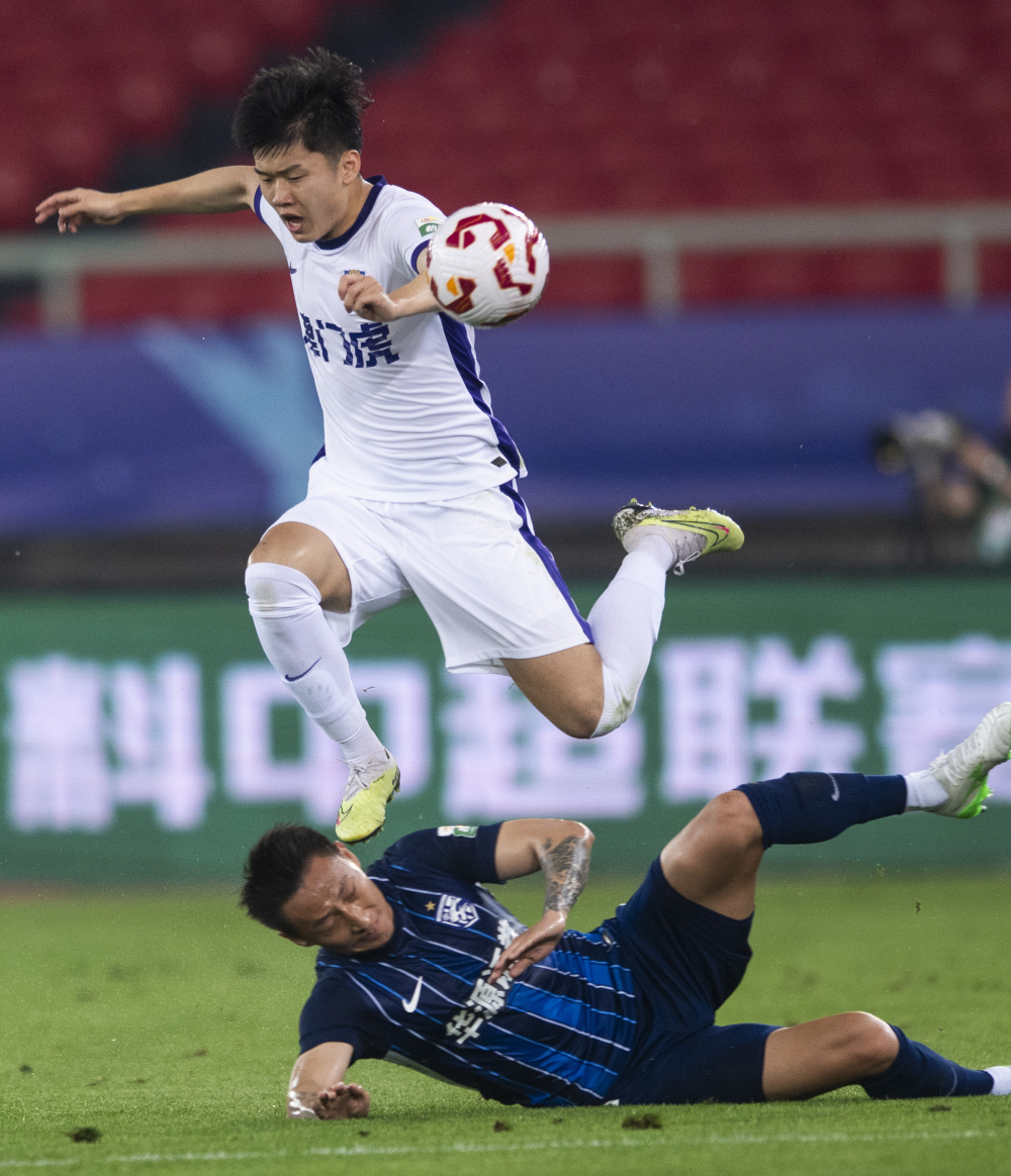 6连胜终结关键硬仗再丢分,国米两度领先遭逼平,遇强则弱成争冠隐忧